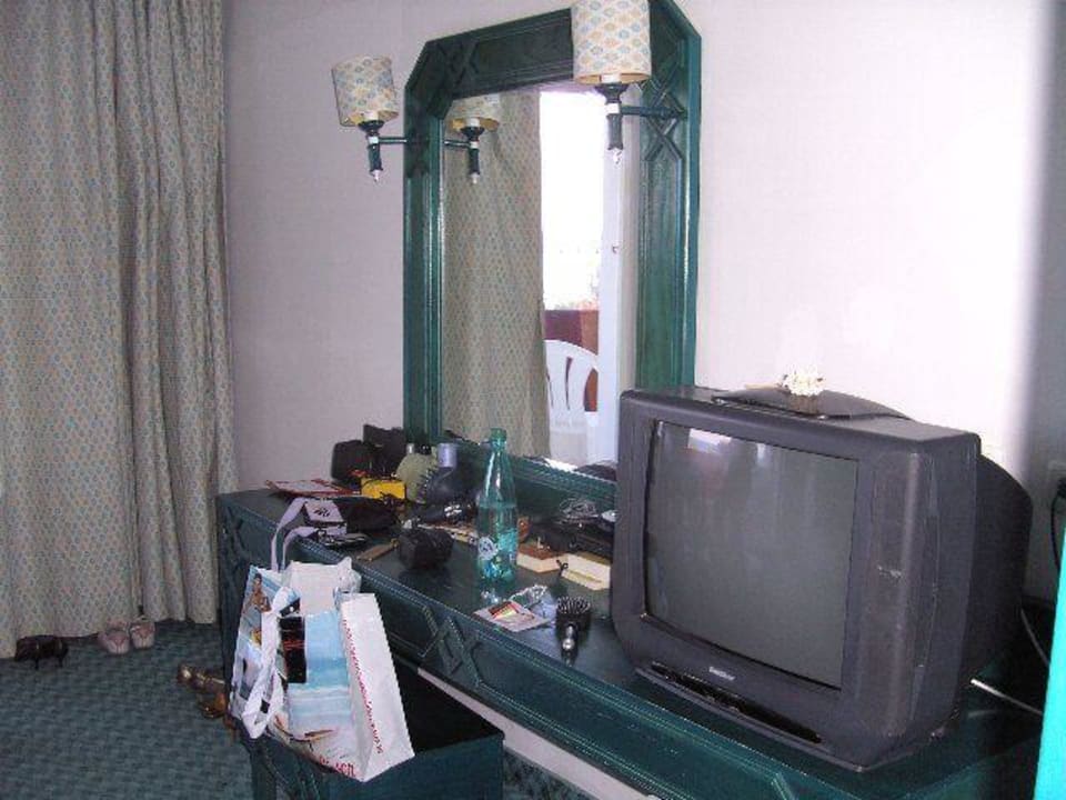 Fernseher und Spiegel Mahdia Beach & Aquapark