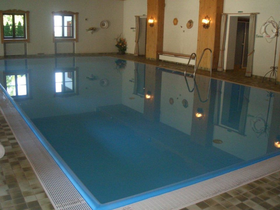 Hallenbad Alm- & Wellnesshotel Alpenhof