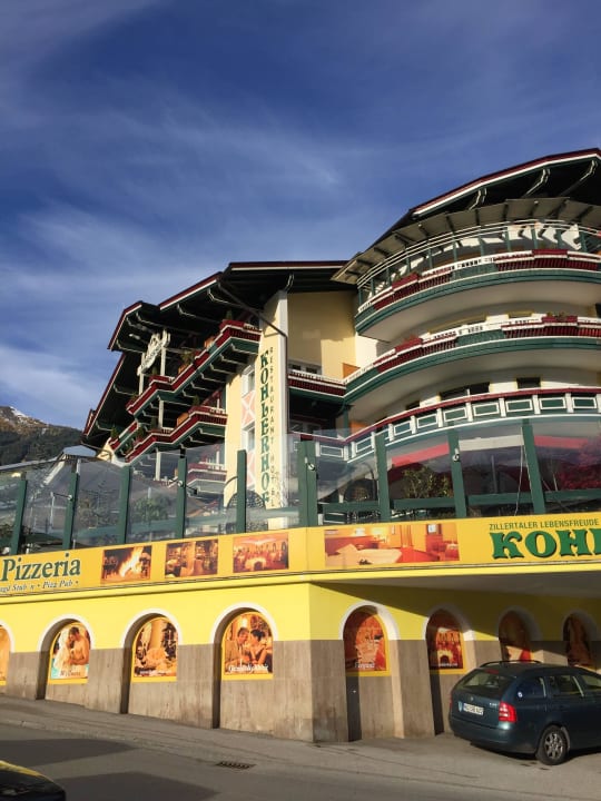 Das Hotel am Morgen im Sonnenschein Hotel Kohlerhof