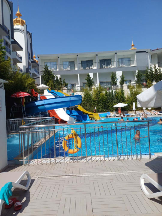 Pool Side Royal Style Hotel
