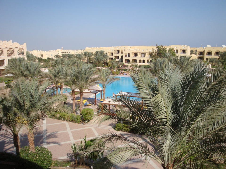 Poolblick vom 3. Stock Hotel JAZ Makadi Star & Spa