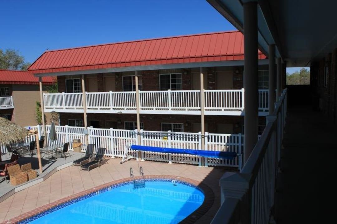 Tolle gepflegte Poolanlage mit Grill Hotel Days Inn Montrose