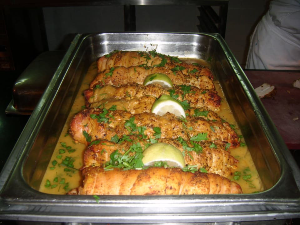 Putenrollbraten gefüllt=LECKER Iberostar Waves Averroes