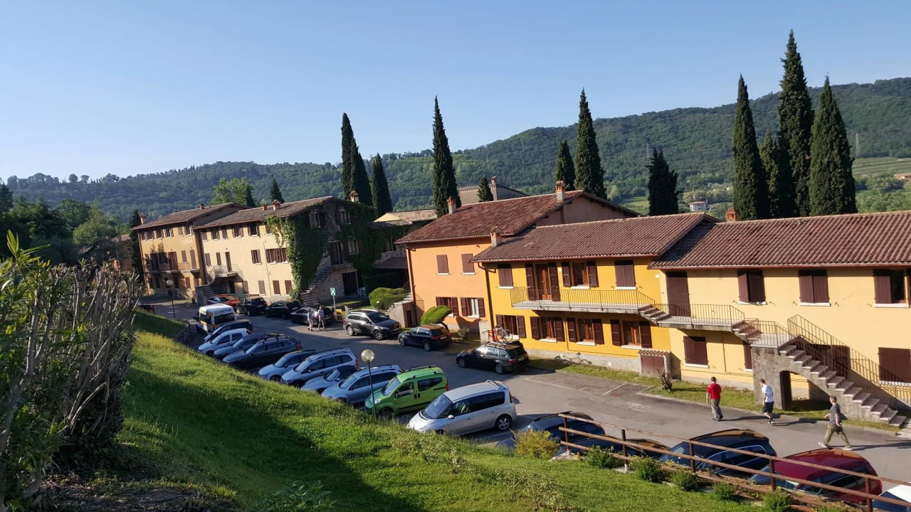 Blick vom Restaurant zu Appartementanlage Poiano Resort - Apartments