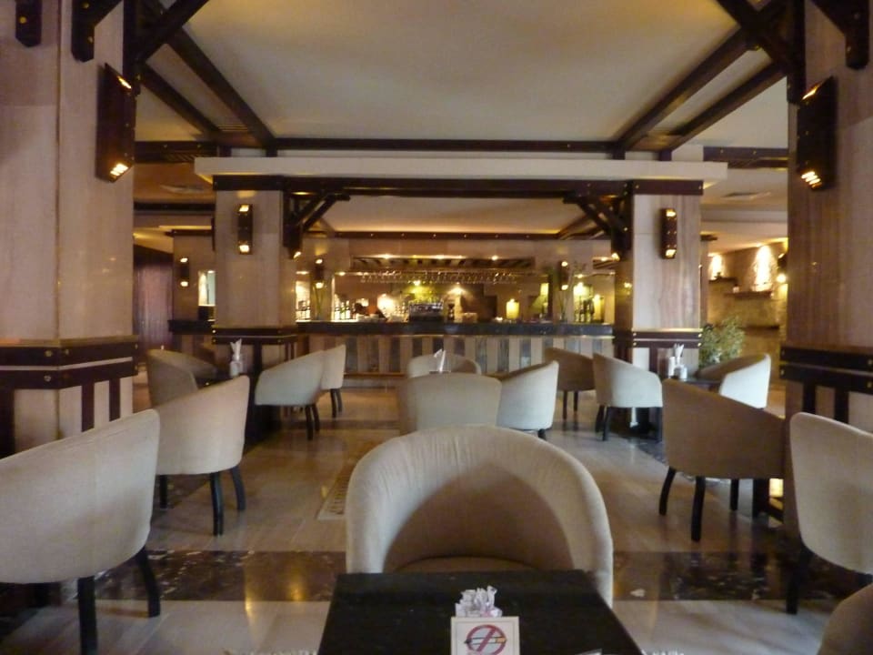 Reception mit kleine Kafateria Pickalbatros Alf Leila Wa Leila Resort - Neverland Hurghada