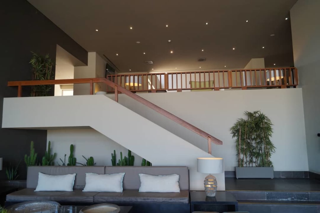 W lobby Oasis Salinas Sea