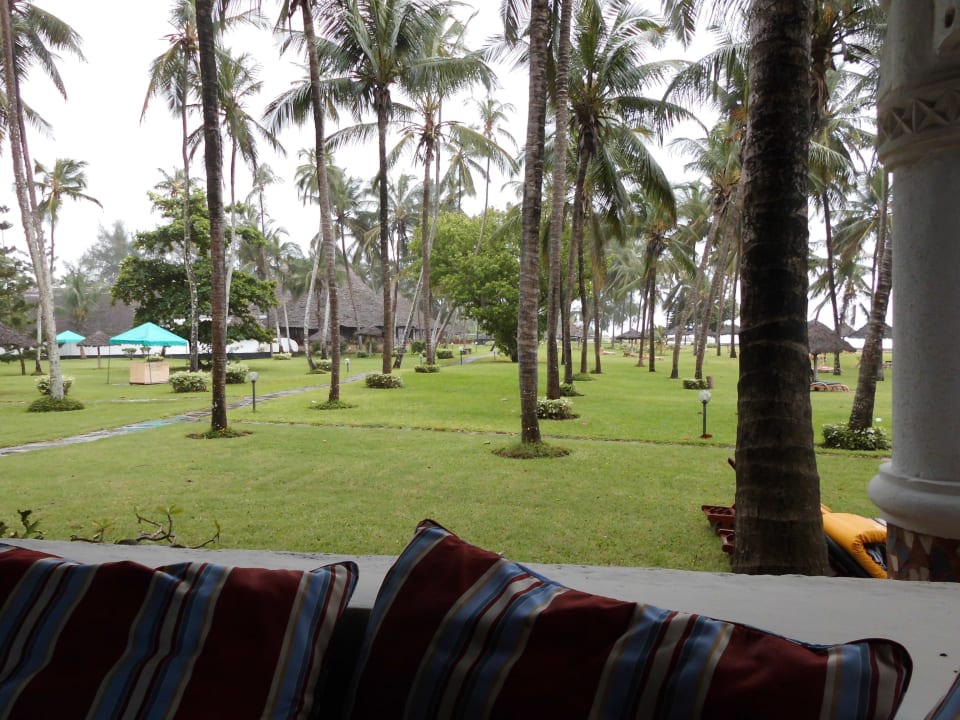 Blick von der Village-Bar zum PARADISE  Neptune Village Beach Resort & Spa