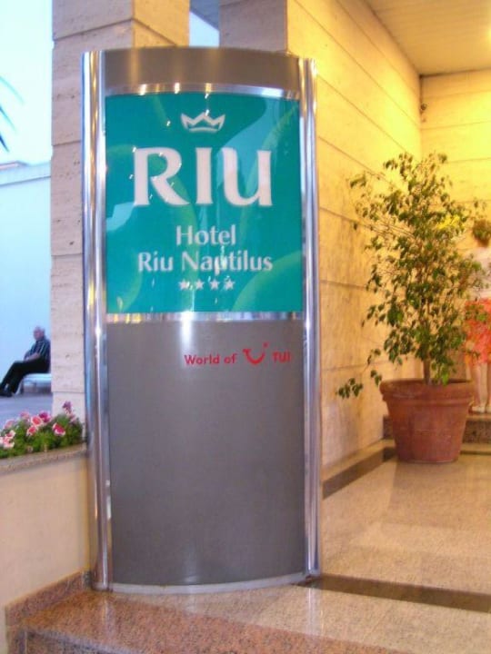 Eingangsschild RIU Nautilus Hotel Riu Nautilus - Adults only