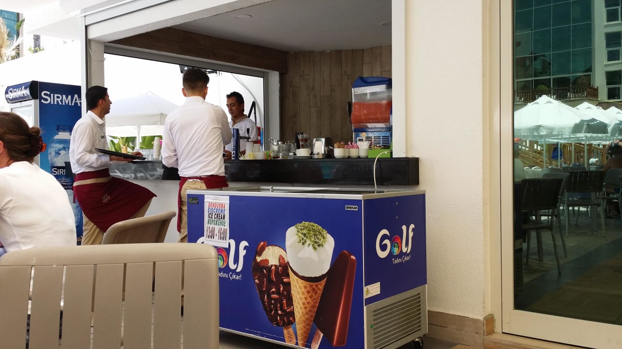 Eis Side Royal Palace Hotel & Spa