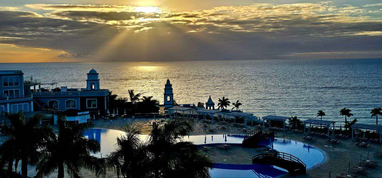 Ausblick Royal Palm Resort & Spa - Adults only