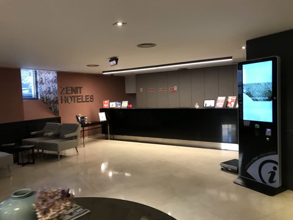 Lobby Hotel Zenit Lisboa