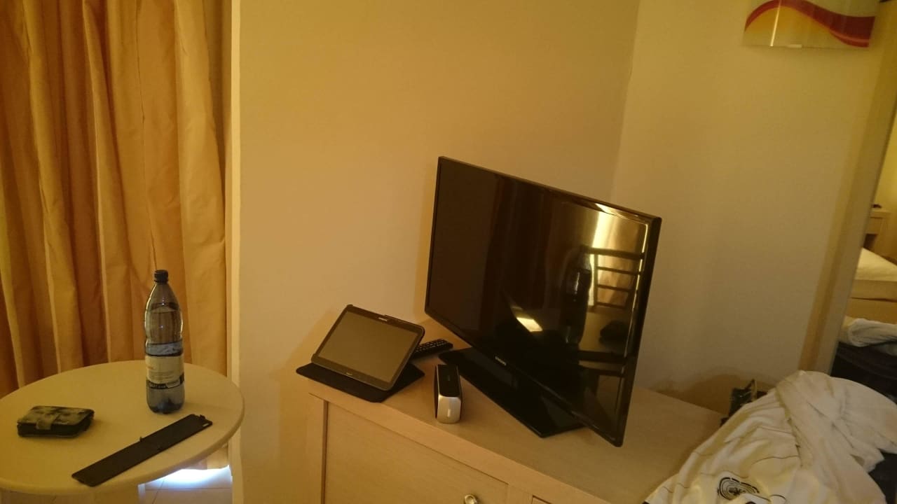 Mit TV (ARD zeitweise, ZDF, RTL) Kresten Palace Hotel