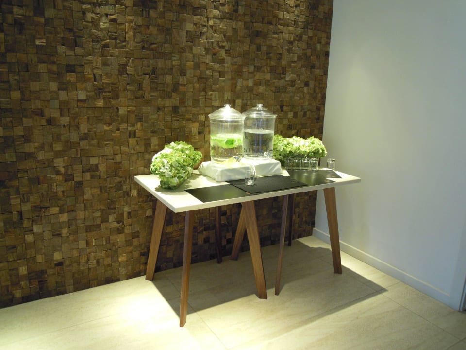 Lobby Hampton by Hilton London City