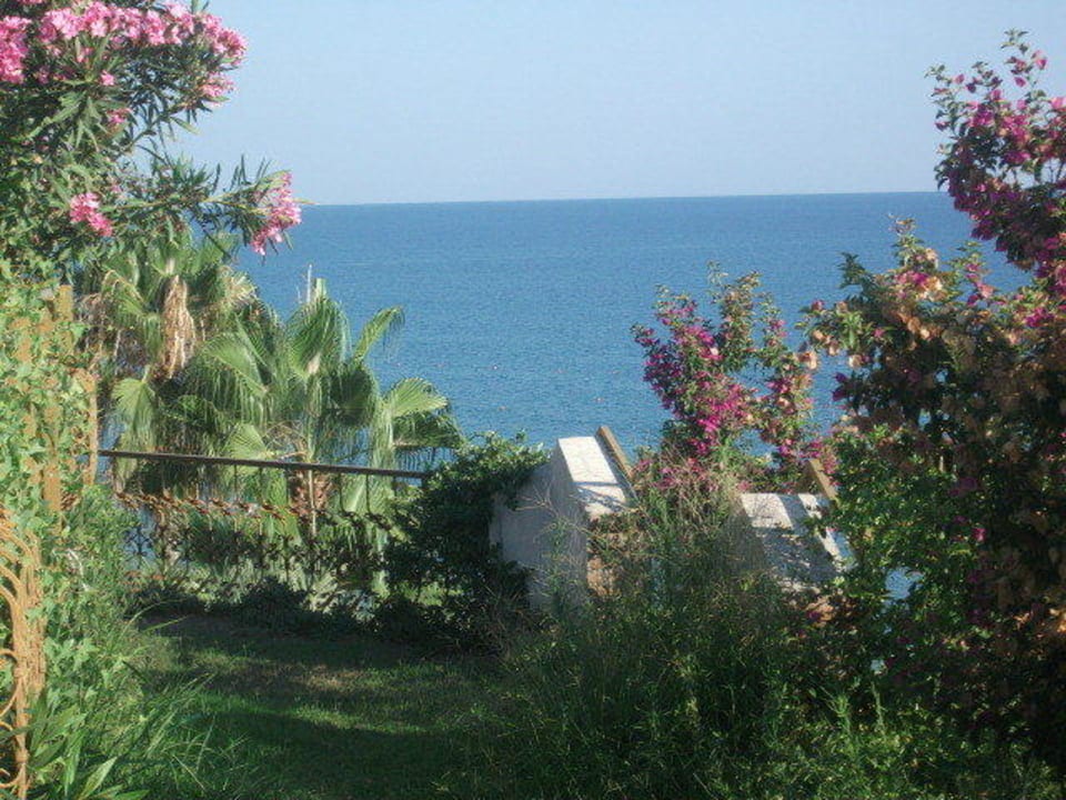 Blick vom Garten Hotel Defne Dream