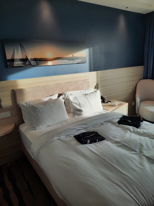 Zimmer Hampton by Hilton Kiel