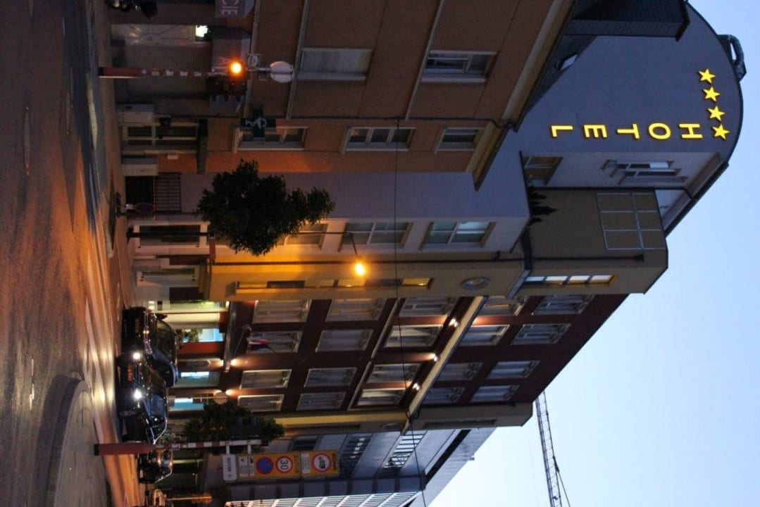 Hotel von außen Best Western Plus Grand Hotel Victor Hugo