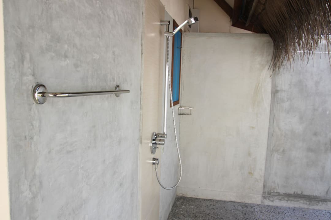 Außendusche Kuramathi Maldives