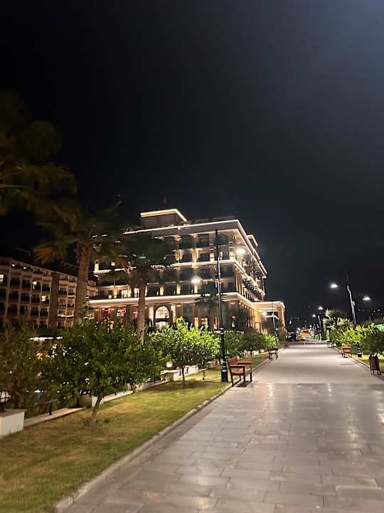 Gartenanlage Serenity Queen Hotel