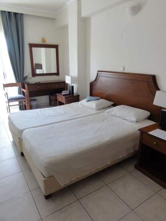 Doppelzimmer im Haupthaus (Zimmer 407) Hotel Portes Beach