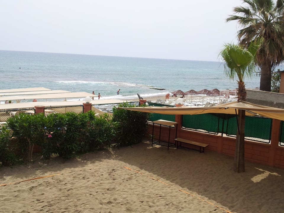 Blick zum Strand Palmeras Beach Hotel