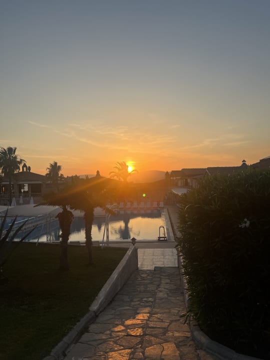 Pool Club Resort Atlantis