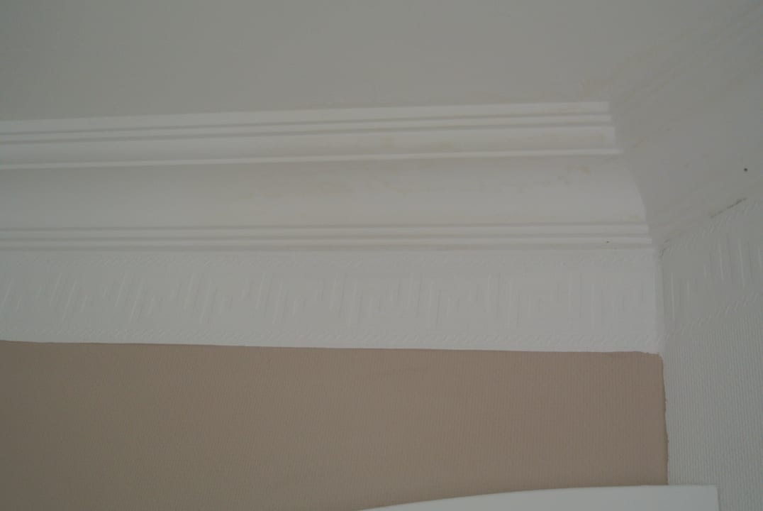 Wasserflecken und feuchte Wand Side Royal Paradise Hotel