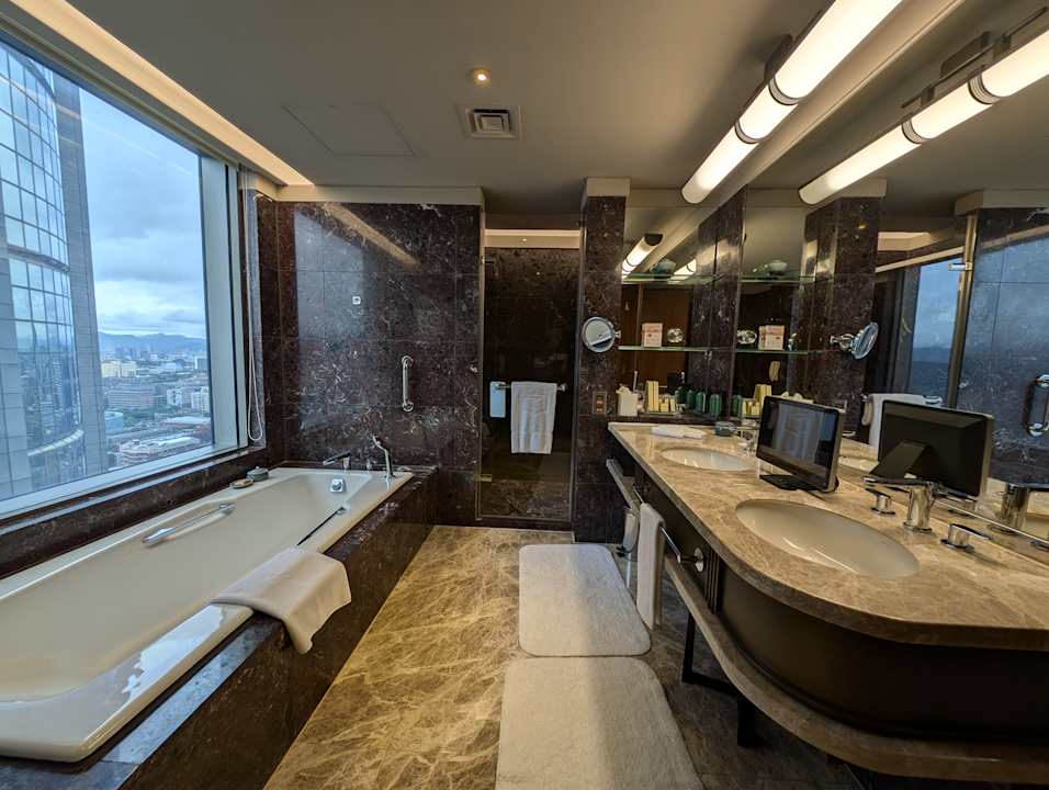 Zimmer Shangri-La's Far Eastern Plaza Hotel