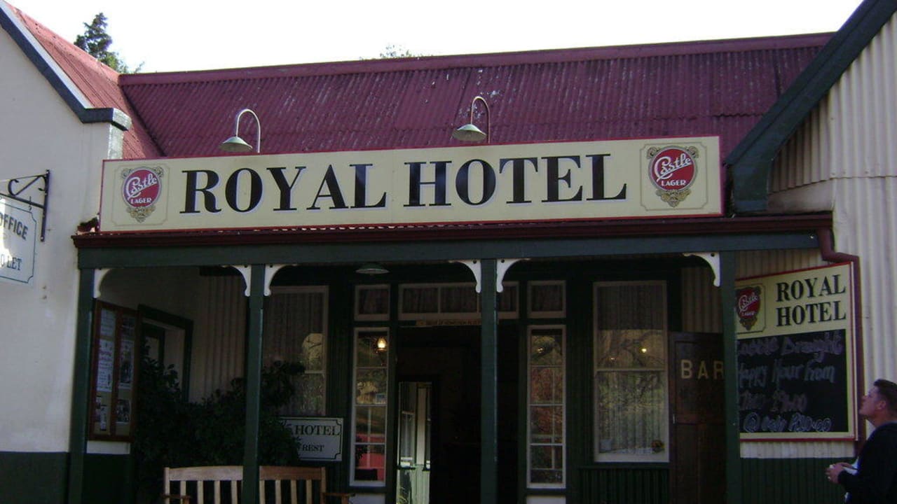 Zur Rezeption Royal Hotel