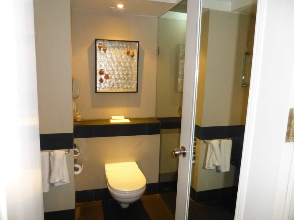 Bad im Zimmer 268 The Zuri White Sands, Resort & Casino