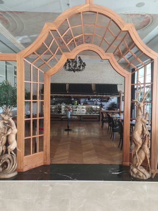 Gastro Rubi Platinum Spa Resort & Suites