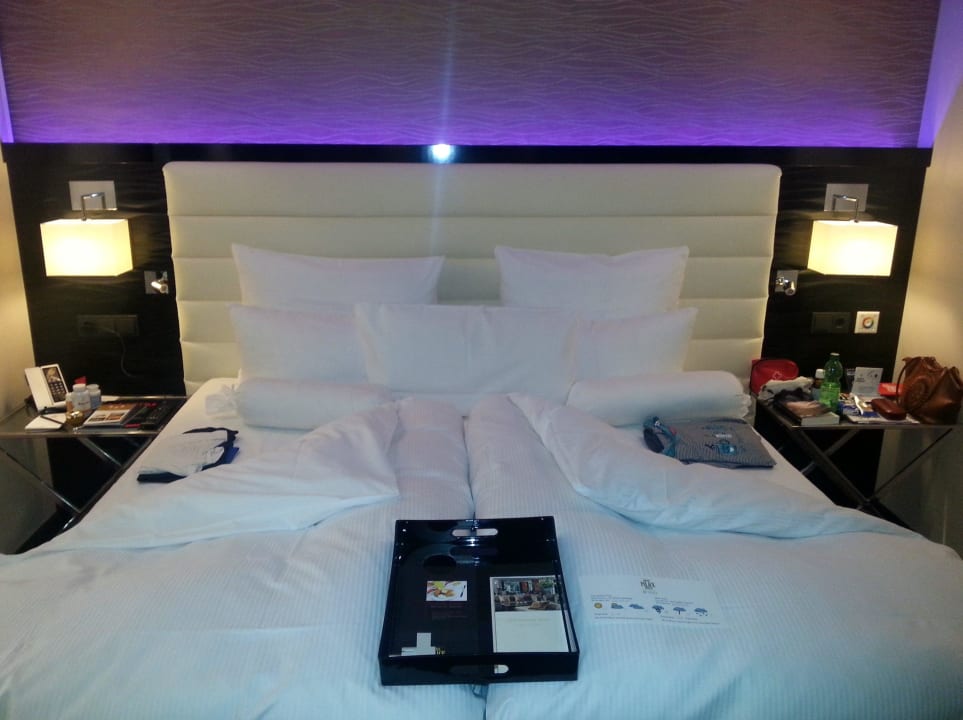 Clubsuite 830 - Blick auf Gedächtsniskirche! Hotel Palace Berlin