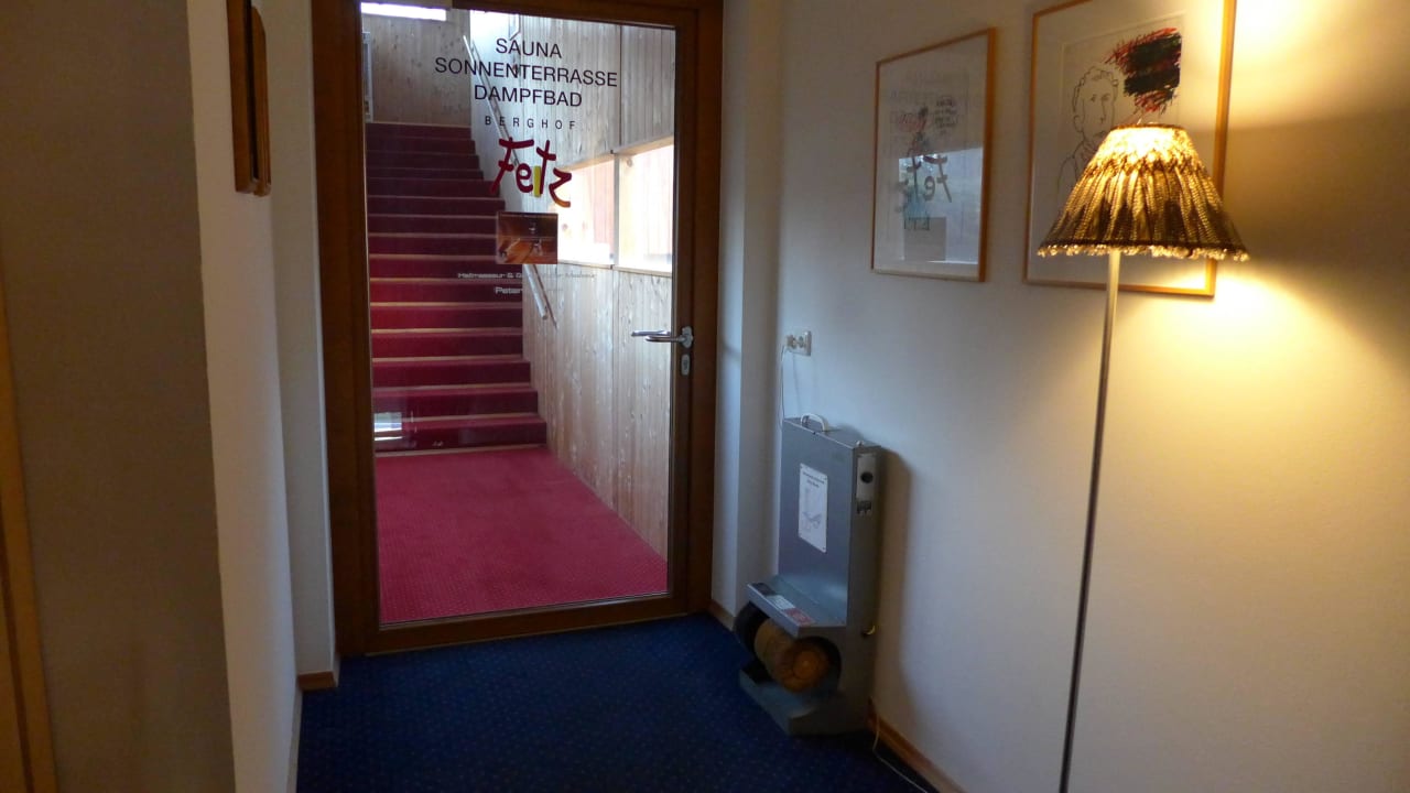 Eingang zur Sauna Hotel Marvia