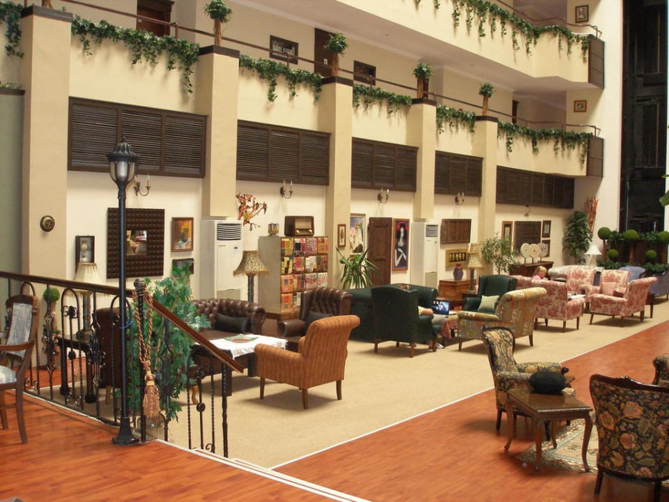 Sehr schöne Lobby Hotel Royal Garden Beach