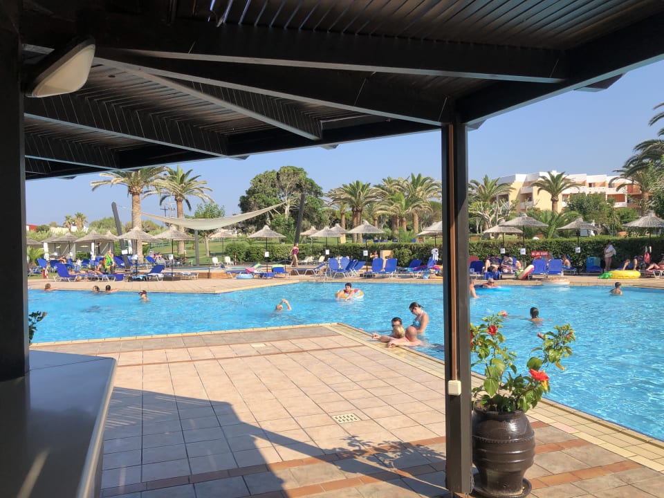 Pool Anissa Beach & Village