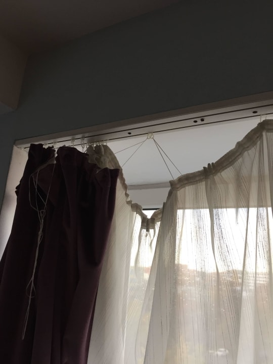 Abgerissene Gardine Hotel Nevada Hamburg