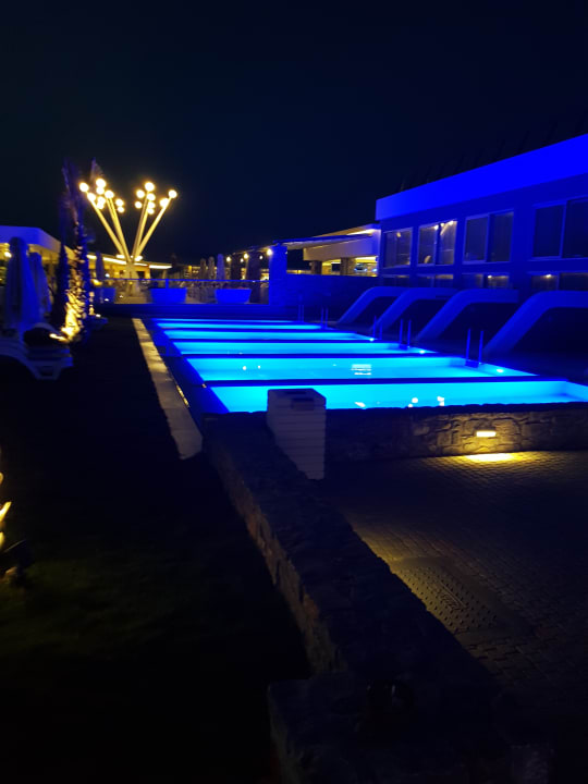 Pool Arina Beach Resort