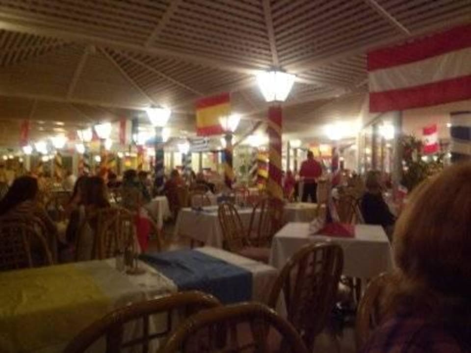 Nationenfest Anissa Beach & Village