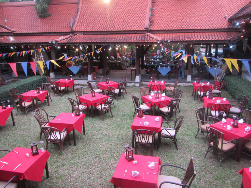 Restaurant für BBQ eingedeckt Khaolak Bhandari Resort & Spa