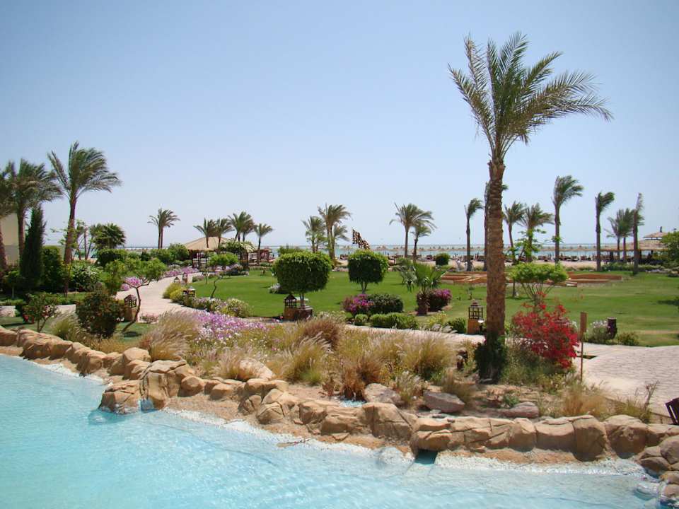 Ogród z widokiem na morze Regency Plaza Aqua Park & Spa