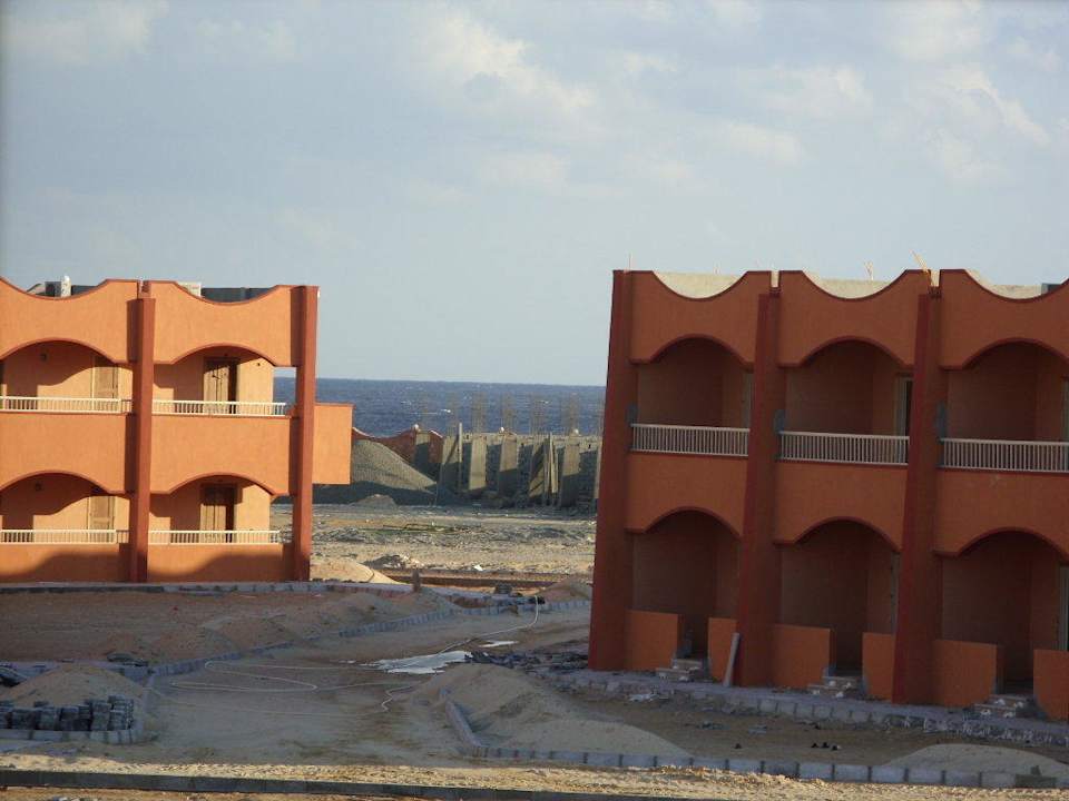 Nicht erwähnte Baustelle Three Corners Happy Life Beach Resort