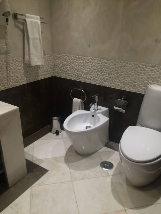 Bad Sesimbra Oceanfront Hotel