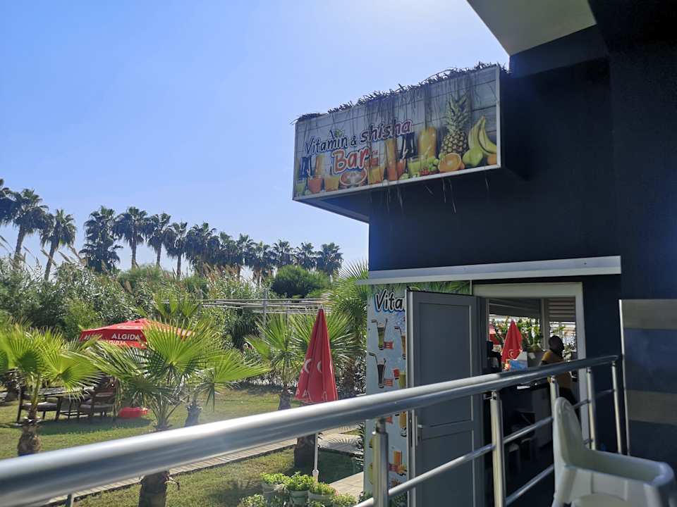 Strand Dream World Palace Hotel