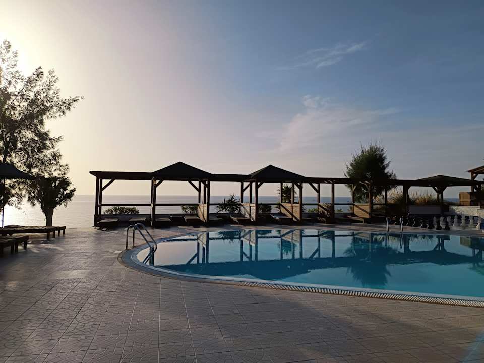 Pool Marina Playa Suite Hotel