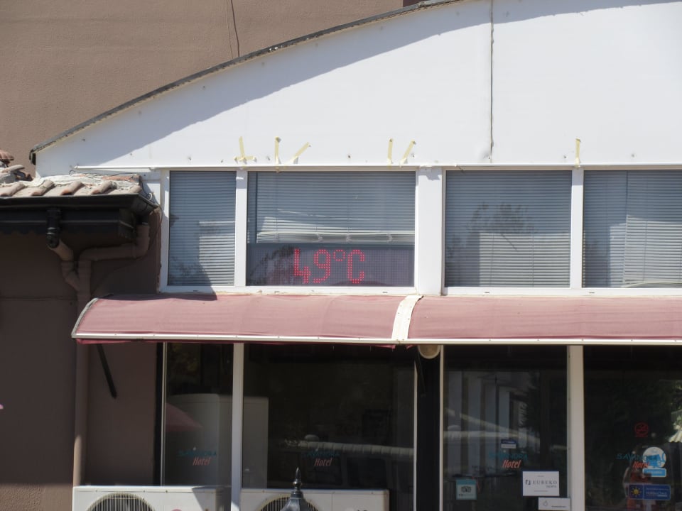 49 Grad Sayanora Hotel