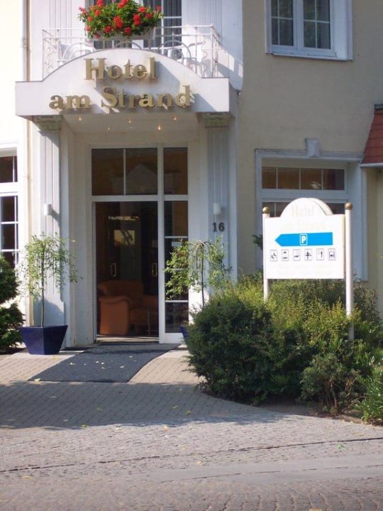 Der Hoteleingang Hotel Am Strand