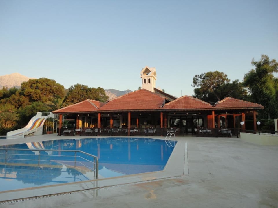 Restaurant und Pool Club Akman Beach