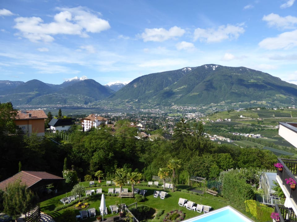 Blick auf Meran SOLEA Südtirol