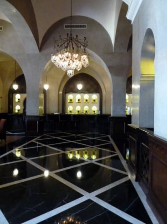 Bar Miramar Al Aqah Beach Resort