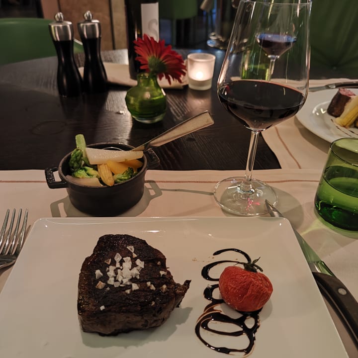 Gastro Gewandhaus Dresden, Autograph Collection