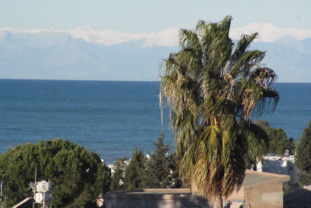 Berge Schnee bedeckt Seaden Corolla Hotel